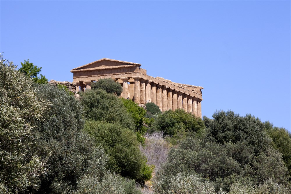 img:https://www.thethinkingtraveller.com/media/Resized/SICILY local areas/Agrigento/1000/Think_Sicily_varie_17.jpg